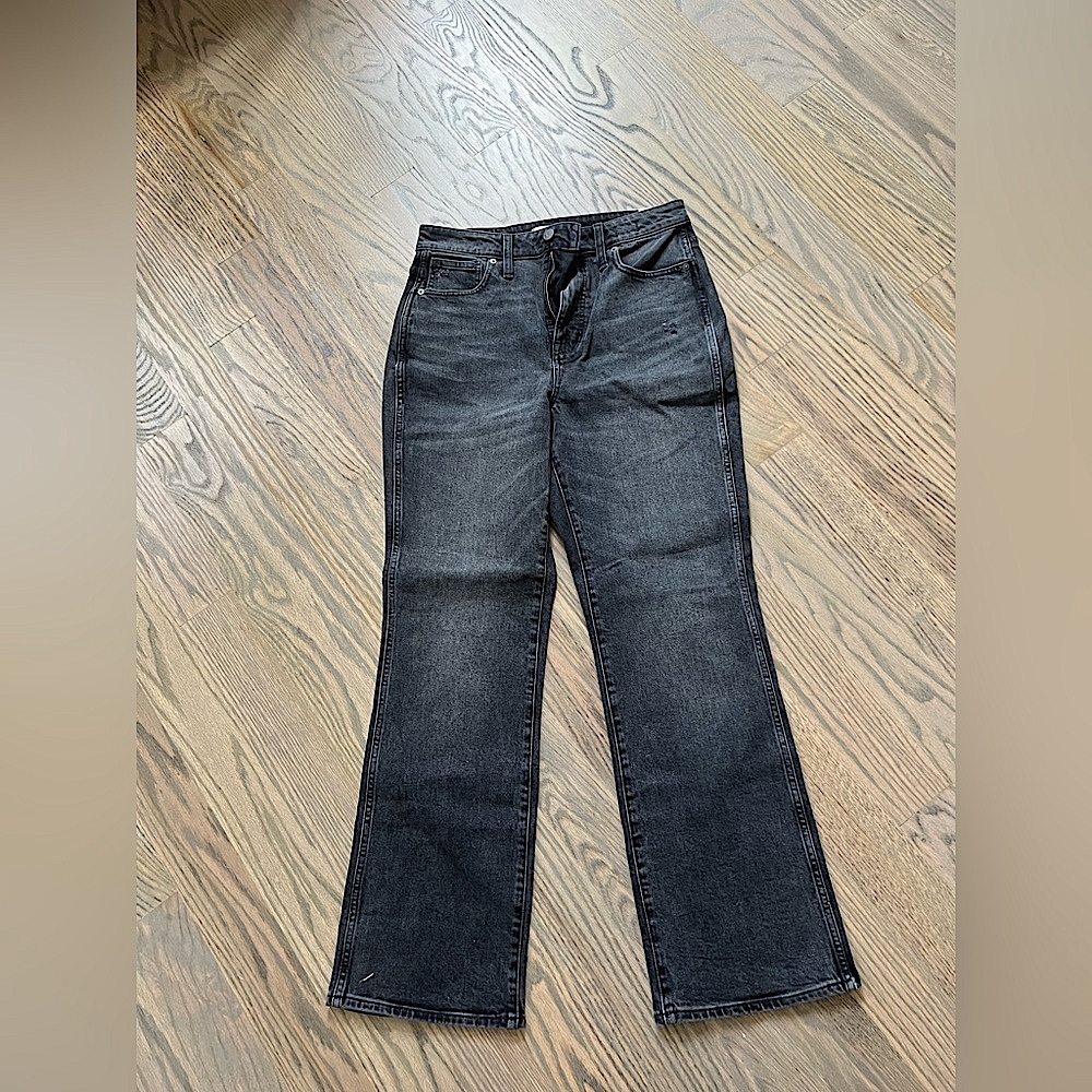 Curvy High-Rise Bootcut Jeans in Lindale Wash